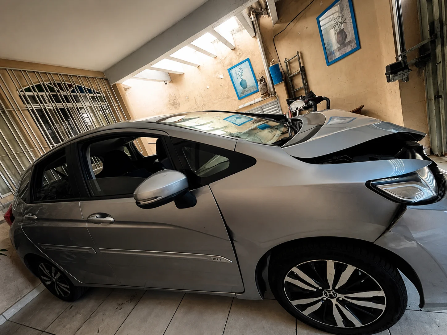 Detalhe antes do reparo em Honda Fit — Bonito’s Car